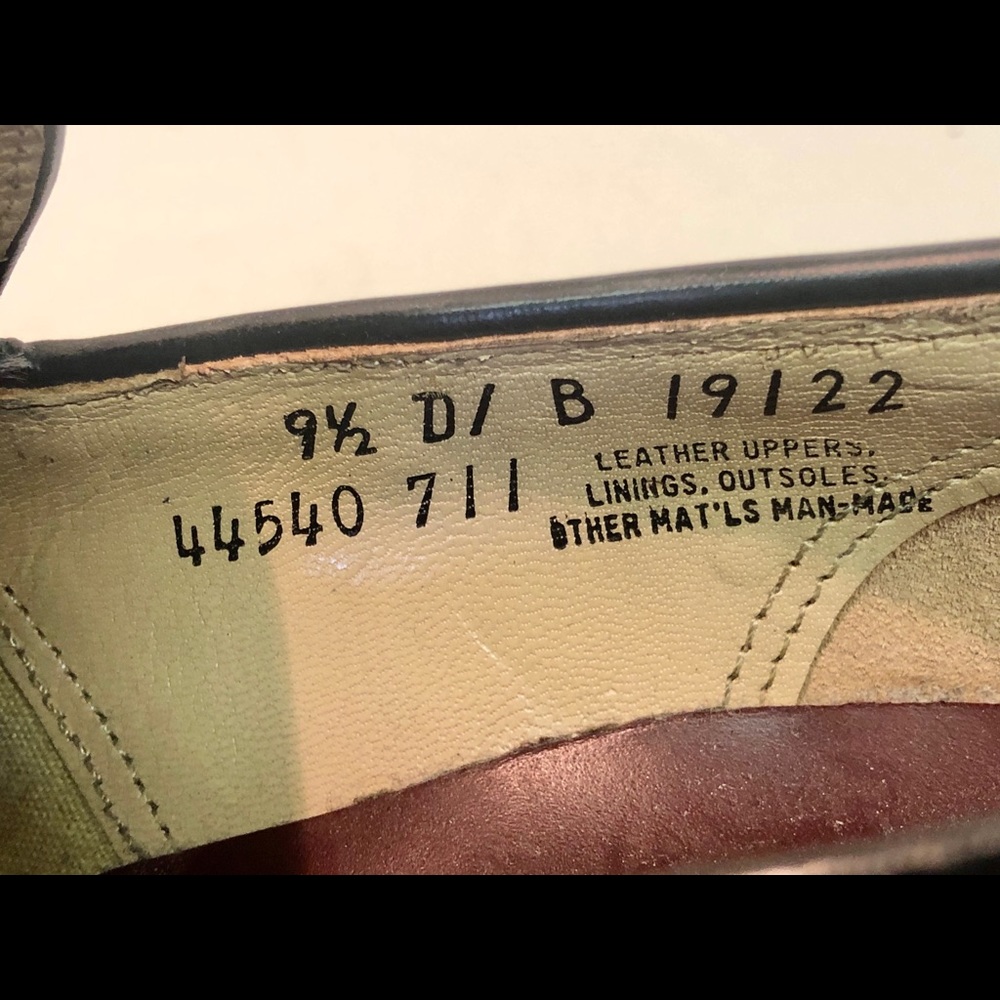 MEN’S JOHNSTON and MURPHY CLASSIC TASSEL SHOES. - Picture 4 of 10